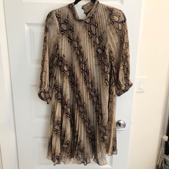 Oak + Fort Pleated Dress - Picture 2 of 2